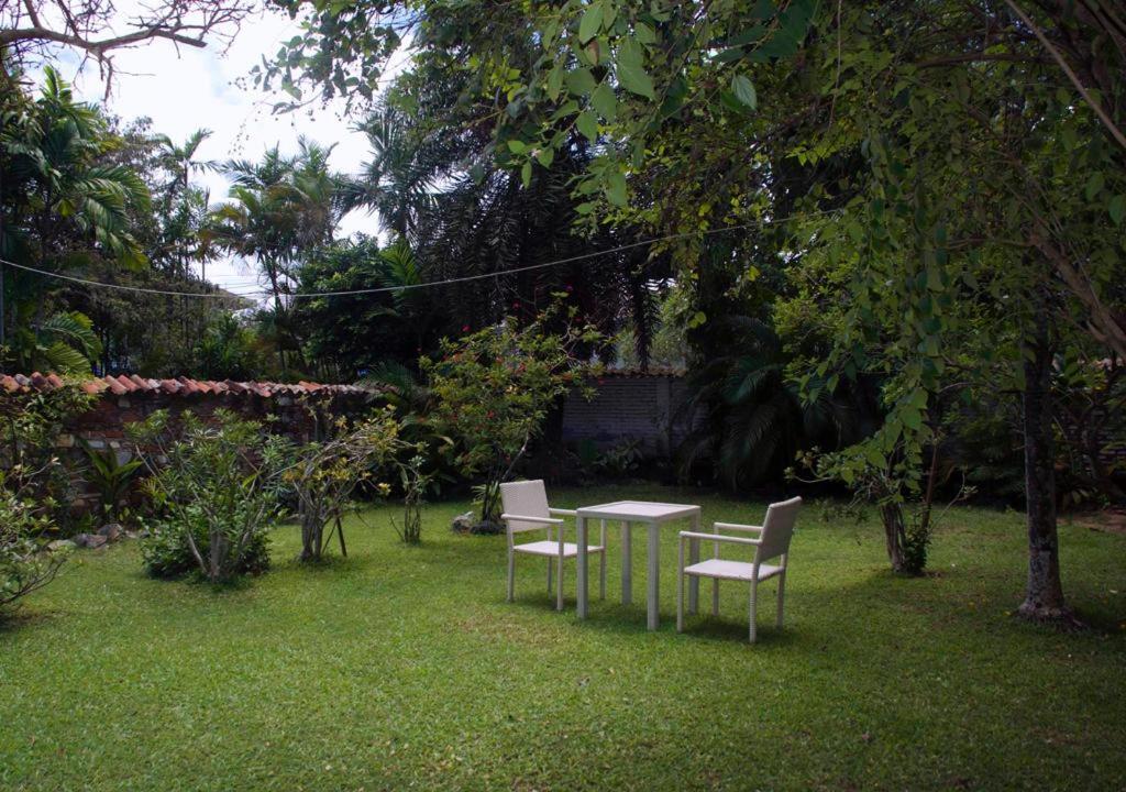 Cottage Garden Bungalows Моратува Екстер'єр фото